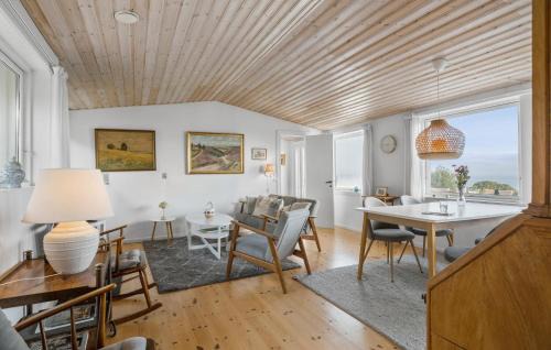 Bolshavn House | Holiday Home Bølsbakke Svaneke V
