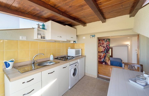 Su Forti House | Holiday Home "Bilocale Panoramico" with Sea View, Garden & A/C