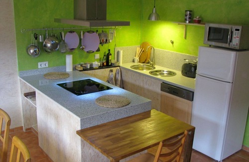 Gormin Apartment | Holiday Home 'Barrierefreie Ferienwohnung' with Private Terrace, Private Garden and Wi-Fi