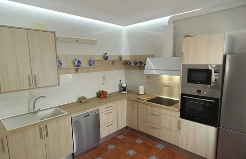 Santa Elena House | Holiday Home 'Batalla Navas de Tolosa' with Mountain View, Pool & Wi-Fi