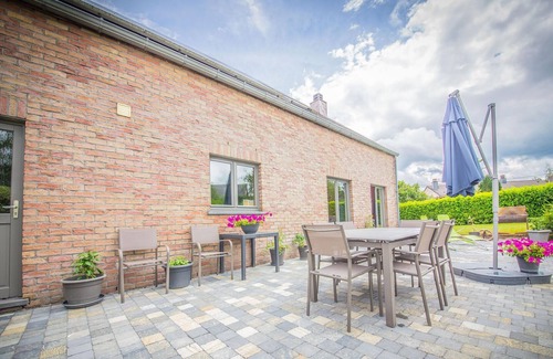 Aye House | Holiday home Le Clos des Libellules in Manhay with barbecue