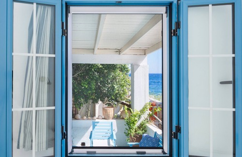 Patmos House | Holiday Home 'Beachfront Lampis Dolphin 2' with Sea View, Wi-Fi and Air Conditioning