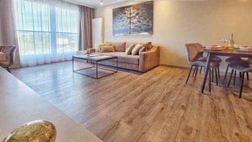 Miedzyzdroje Apartment | HOLIDAY HOME Bel Mare 314e z sypialnią i balkonem