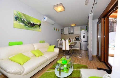 Gruda House | Holiday Home Belmondo