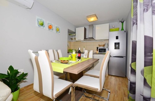 Gruda House | Holiday Home Belmondo