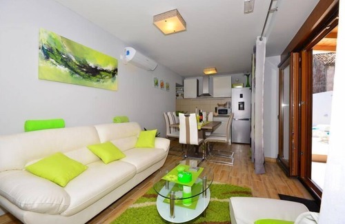 Gruda House | Holiday Home Belmondo- Three Bedroom Home with Terrace and Private Pool (A6)