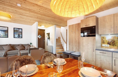 Heringhausen House | Holiday Home "Bergchalet 20" with Lake View, Private Terrace and Wi-Fi