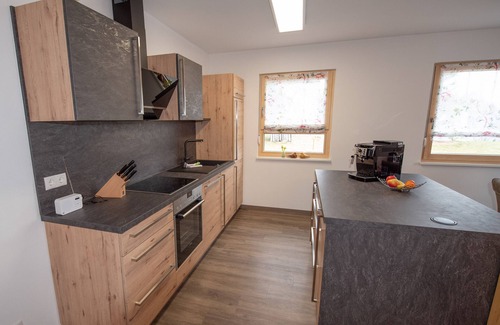 Kniebis House | Holiday Home 'Bergstern' with Private Terrace and Wi-Fi