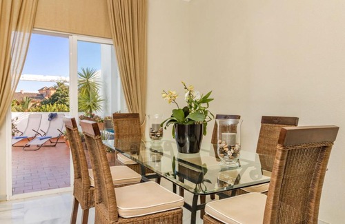 Saladavieja House | Holiday Home Beverly Hill by Interhome
