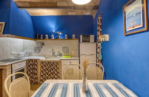 Orriols House | Holiday Home "Blava" with Wi-Fi