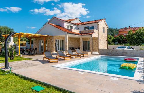 Pasman Villa | Holiday Home Bodula