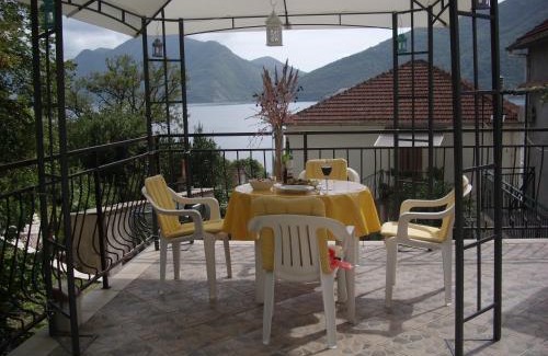 Strp House | Holiday home Bokokotorski zaliv