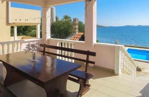 Dobropoljana House | Holiday Home Bokolj - PSM154 by Interhome