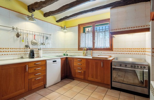 Bonastre House | Holiday Home 'Bonastre' with Mountain View, Private Pool and Wi-Fi