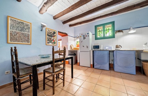 Bonastre House | Holiday Home 'Bonastre' with Mountain View, Private Pool and Wi-Fi