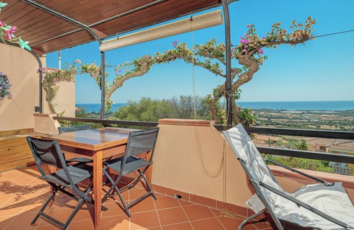 Agrustos House | Holiday Home 'Bouganville House' with Sea View, Private Terrace and Shared Garden