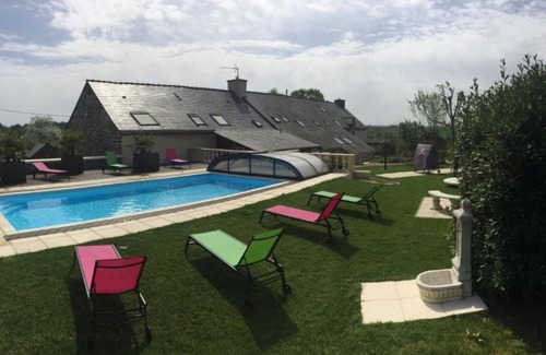 Neant-sur-Yvel House | Holiday Home 'Bretagne Brocéliande' with Shared Pool, Private Terrace and Wi-Fi