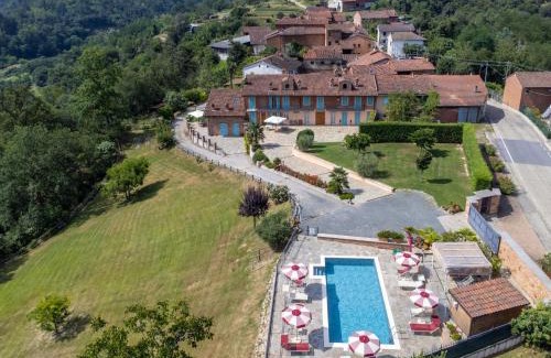 Monta House | Holiday Home Bricco delle Rondini by Interhome