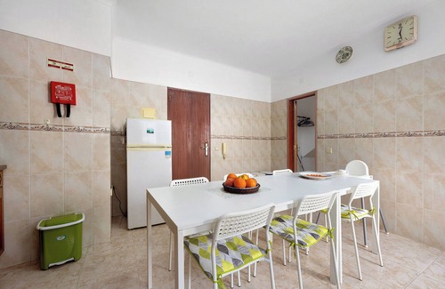 Raposeira House | Holiday Home 'Brita' with Private Terrace, Balcony and Wi-Fi