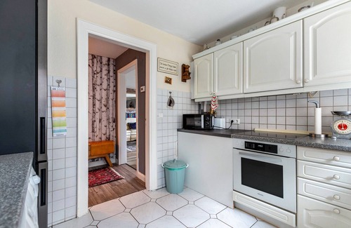 Klanxbuell House | Holiday Home 'Bungalow' with Private Terrace, Private Garden and Wi-Fi