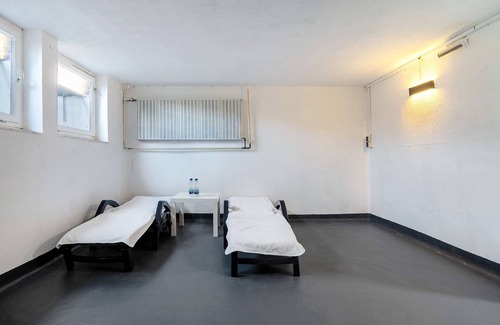 Gronau House | Holiday Home 'Bungalow Mit Sauna Und Garten' with Private Terrace, Private Garden