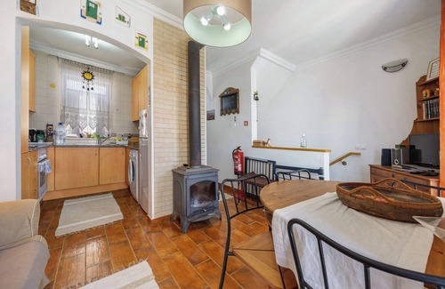 Burgau Villa | Holiday Home 'Burgau - A Casa Dos Avós' with Sea View, Balcony and Wi-Fi