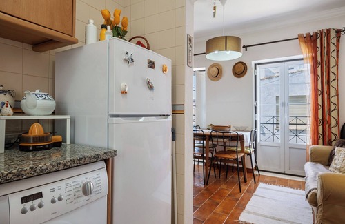 Burgau Villa | Holiday Home 'Burgau - A Casa Dos Avós' with Sea View, Balcony and Wi-Fi
