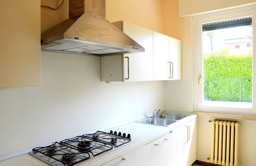 Pacengo House | Holiday Home by Lake Garda with Garden