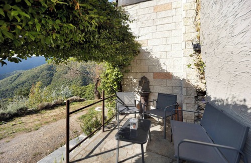 Molini di Triora House | Holiday Home 'Ca' Kira' with Mountain View, Shared Pool & Wi-Fi