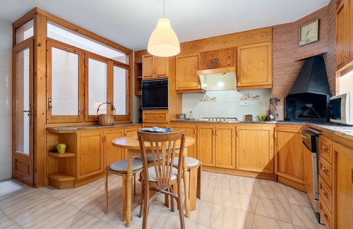 Tivissa House | Holiday Home "Ca Blai de Brull" with Mountain View, Shared Terrace & Wi-Fi