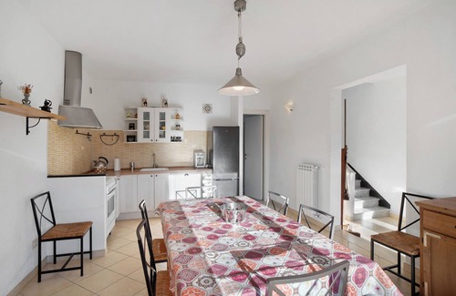 Civezza House | Holiday Home 'Ca' Del Sole' with Sea View, Private Garden and Wi-Fi