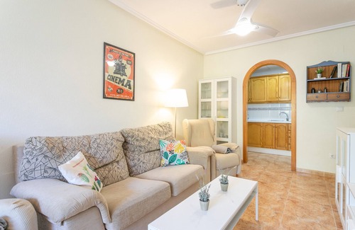 Los Arenales del Sol House | Holiday Home 'Casa en la playa con piscinas 11 A' with Shared Pool, Wi-Fi and Air Conditioning