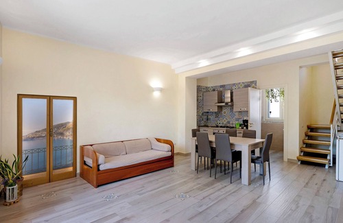 Dragonea House | Holiday Home 'Casa Alle Porte Della Costiera' with Mountain View, Wi-Fi and Air Conditioning
