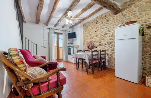 Tivissa House | Holiday Home 'Ca La Llum' with Mountain View, Private Terrace and Wi-Fi