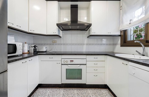Altafulla House | Holiday Home 'Ca La Montse' with Sea View, Private Terrace and Wi-Fi
