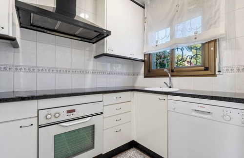 Altafulla House | Holiday Home 'Ca La Montse' with Sea View, Private Terrace and Wi-Fi