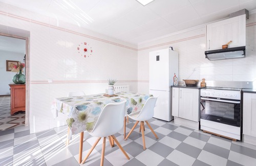 Tous House | Holiday Home 'Ca Michico' with Private Pool, Wi-Fi and Air Conditioning