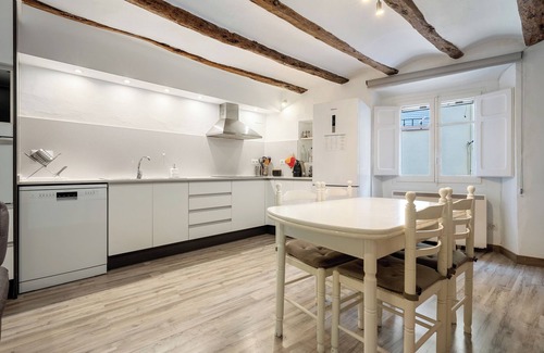 Tivissa House | Holiday Home 'Ca Miquel' with Wi-Fi and Air Conditioning