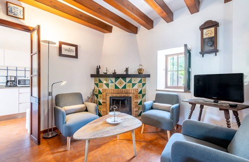 Puerto de Soller House | Holiday Home 'Ca'n Repic' with Mountain View, Private Terrace and Wi-Fi