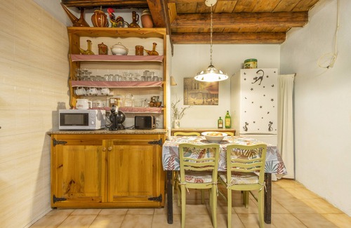 Ansovell House | Holiday Home "Cal Barral" with Mountain View, Balcony & Wi-Fi