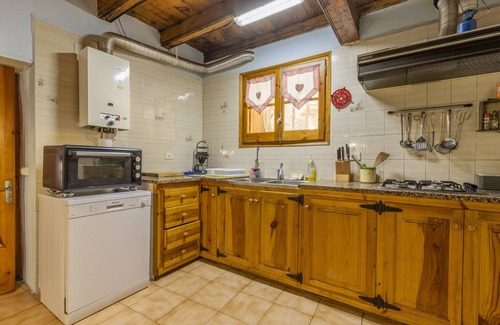 Ansovell House | Holiday Home "Cal Barral" with Mountain View, Balcony & Wi-Fi