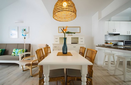 Arrieta House | Holiday Home 'Caleta Campos Bungalows' with Sea View, Shared Pool and Wi-Fi