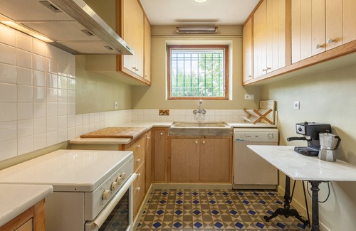 Gelida House | Holiday Home 'Can Sebrià' with Mountain View, Pool & Wi-Fi