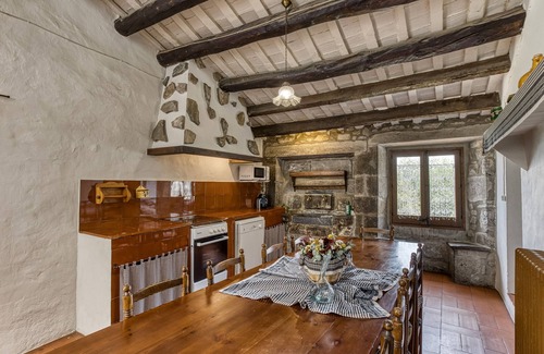 Merlant House | Holiday Home 'Can Soler De Merlant 2' with Mountain Views, Shared Pool and Wi-Fi