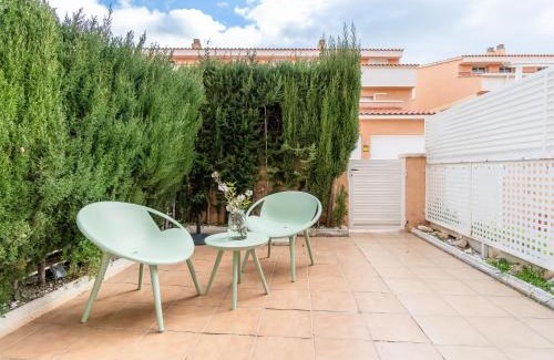 Creixell House | Holiday Home Canción de mar by Interhome