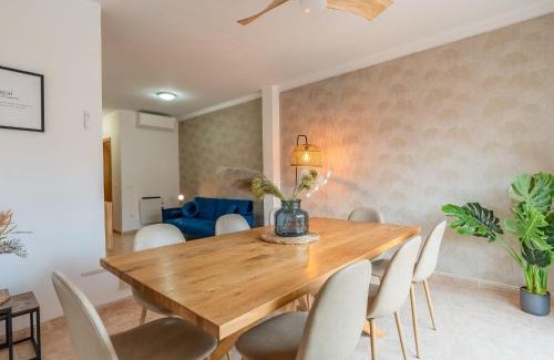 Creixell House | Holiday Home Canción de mar by Interhome
