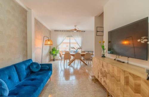 Creixell House | Holiday Home Canción de mar by Interhome