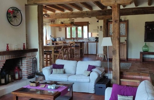 Santiuste de Pedraza House | Holiday Home 'Canteo' with Mountain View, Private Pool and Wi-Fi