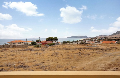 Vila Baleira House | Holiday Home "Cantinho Solpraia" with Sea View, Garden and Wi-Fi