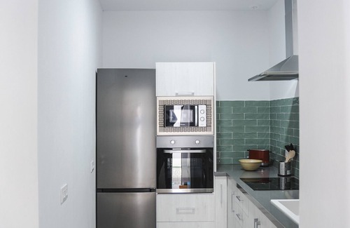 Medina-Sidonia House | Holiday Home 'Casa Herrete' with Balcony, Wi-Fi and Air Conditioning